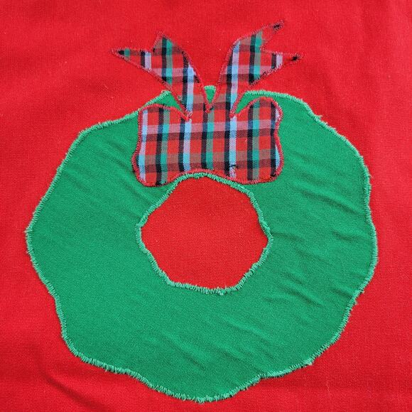 Vintage Handmade Table Runner 57" Long Red Embroidered Christmas Wreath Oval - Picture 2 of 15